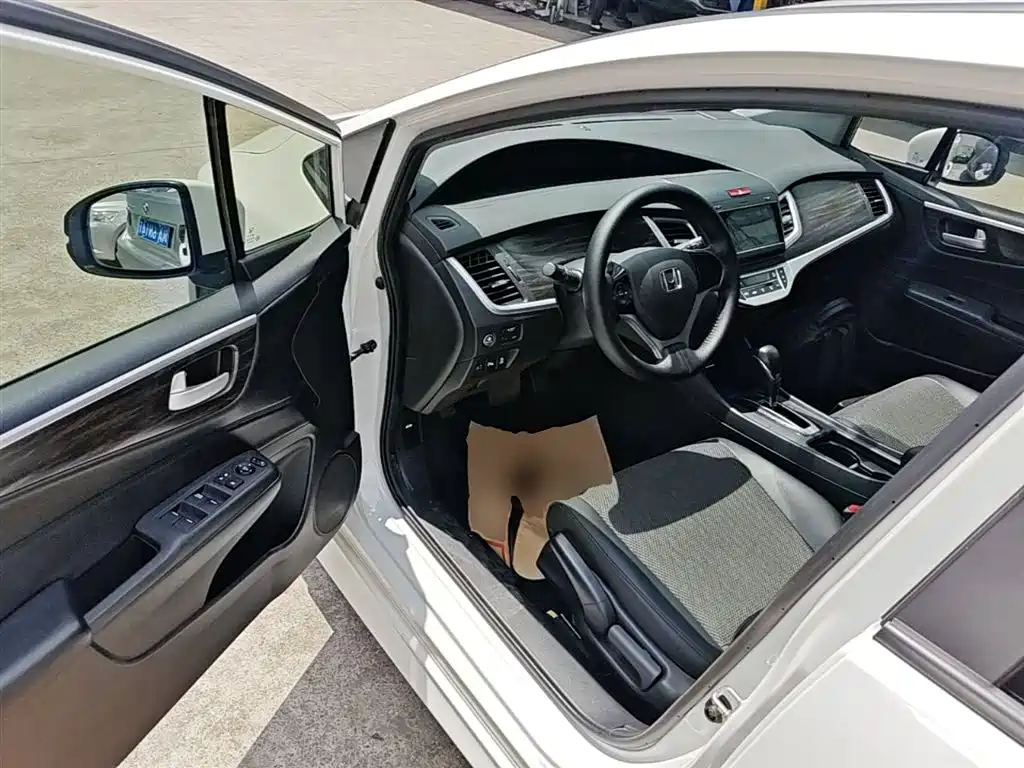 Honda Jade 2017 — фото 16