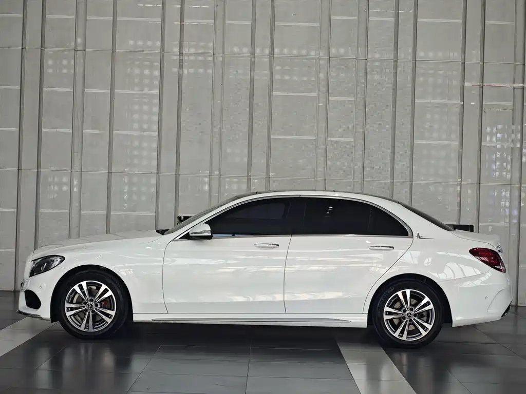 Mercedes-Benz C-Class 2018 — фото 4