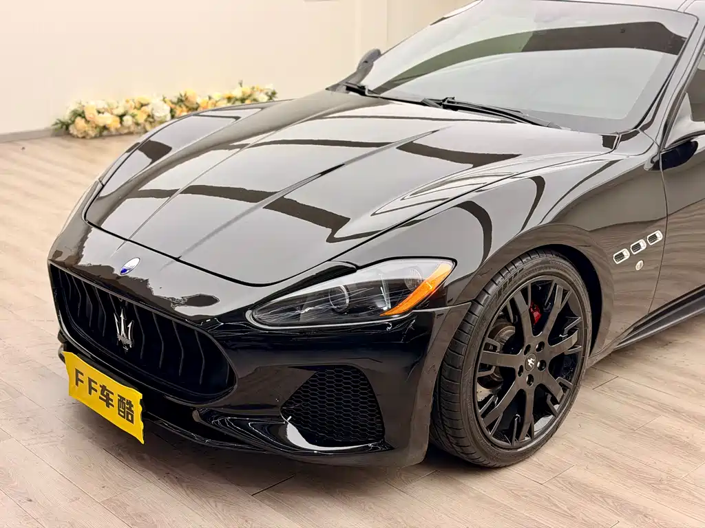 Maserati GranTurismo 2015 — фото 5