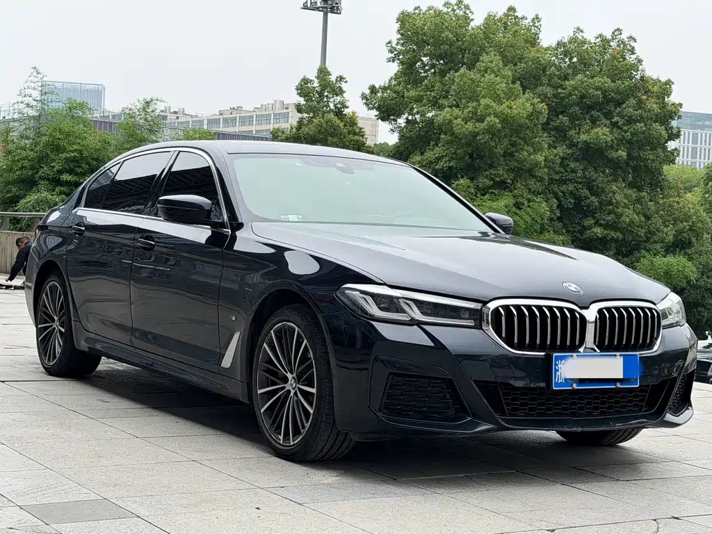 BMW 5 Series 2023
