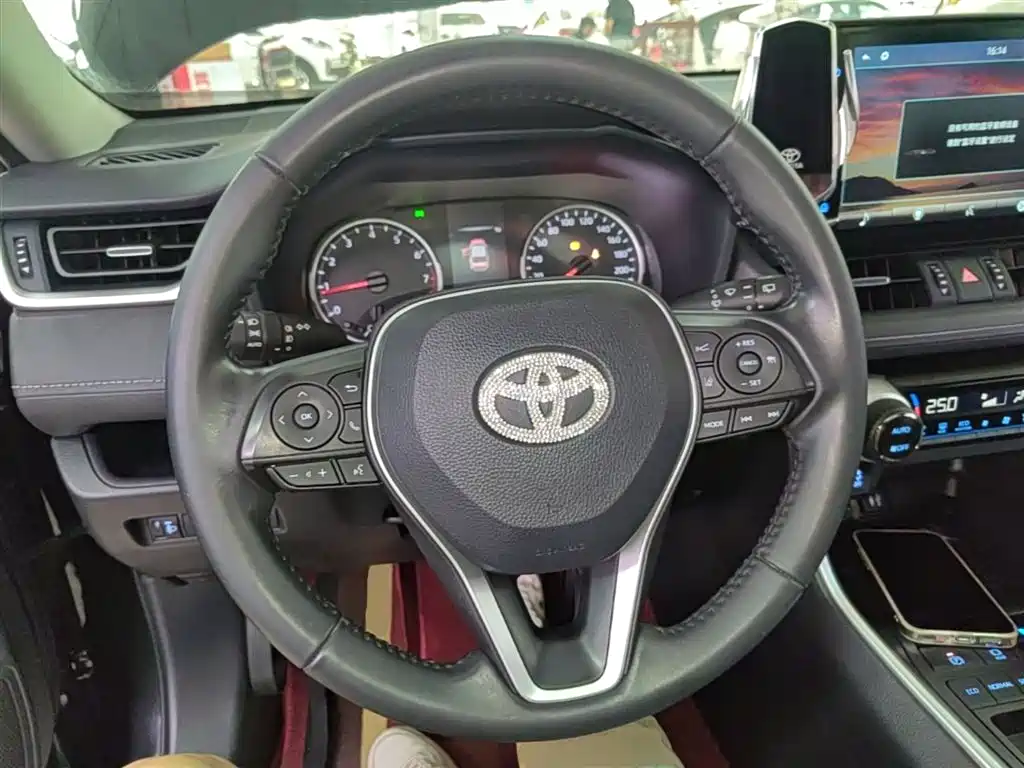 Toyota Wildlander 2022 — фото 11