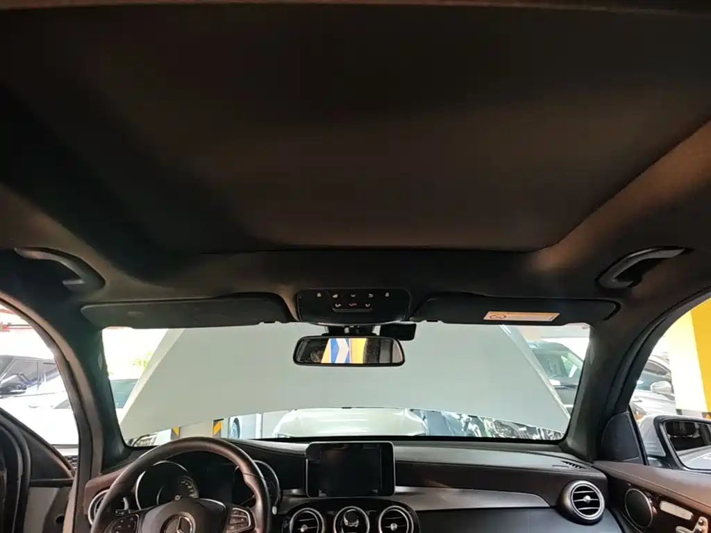 Mercedes-Benz GLC 2018 — фото 18