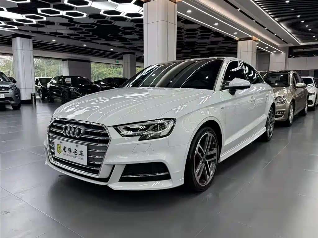 Audi A3 2020 — фото 1