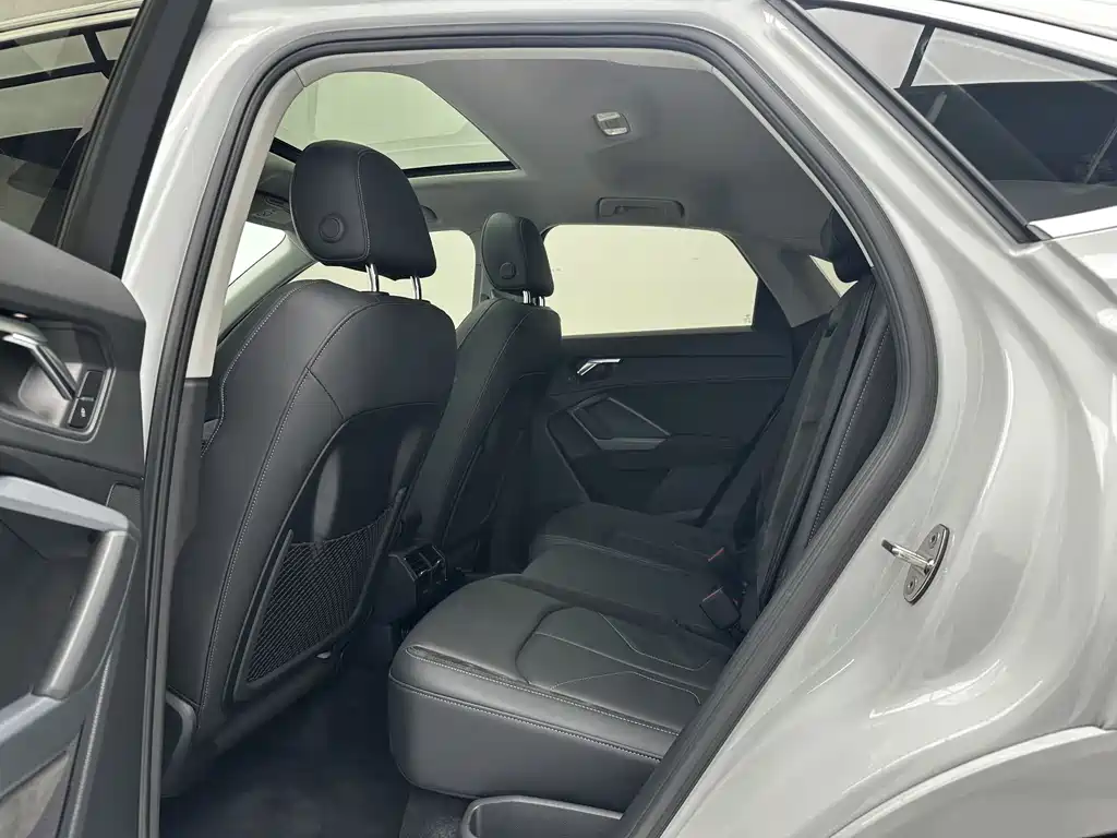 Audi Q3 Sportback 2023 — фото 6