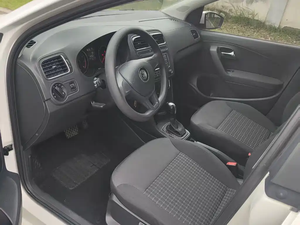 Volkswagen Polo 2015