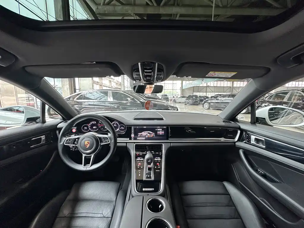 Porsche Panamera 2017 — фото 17