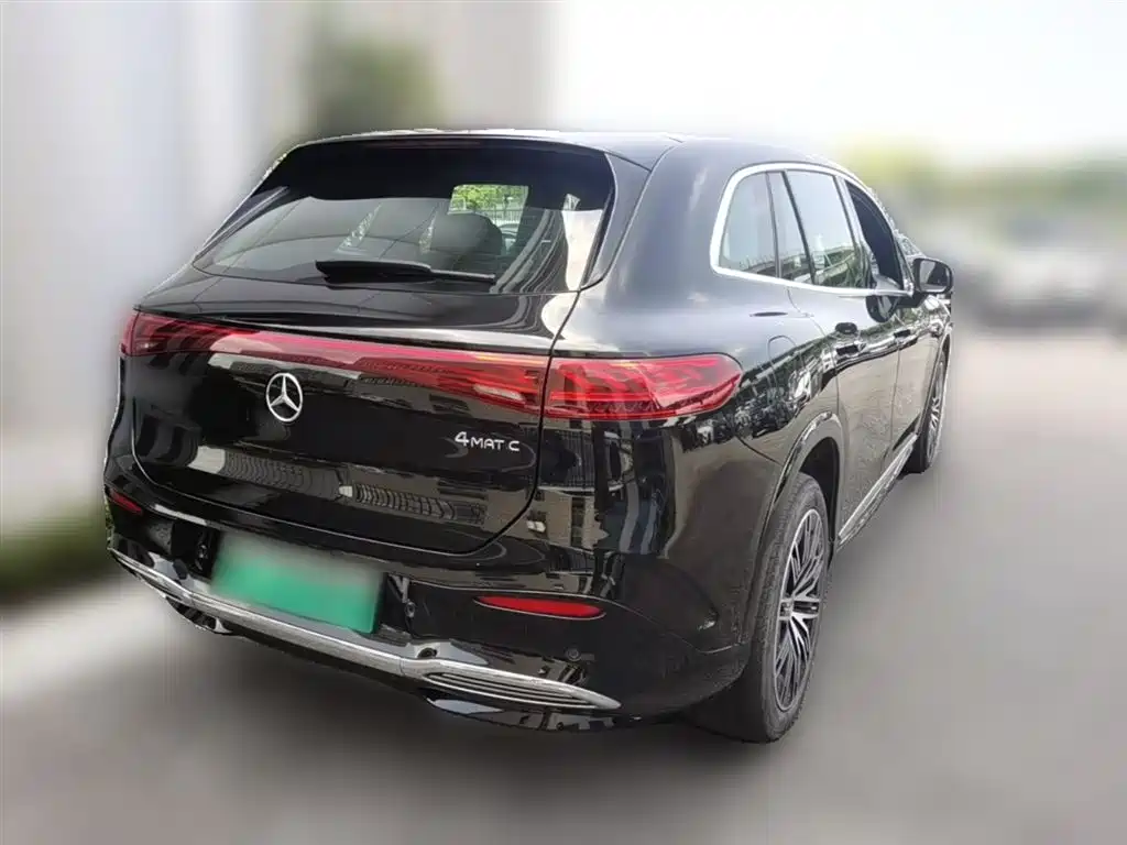 Mercedes-Benz EQS SUV 2023 — фото 12
