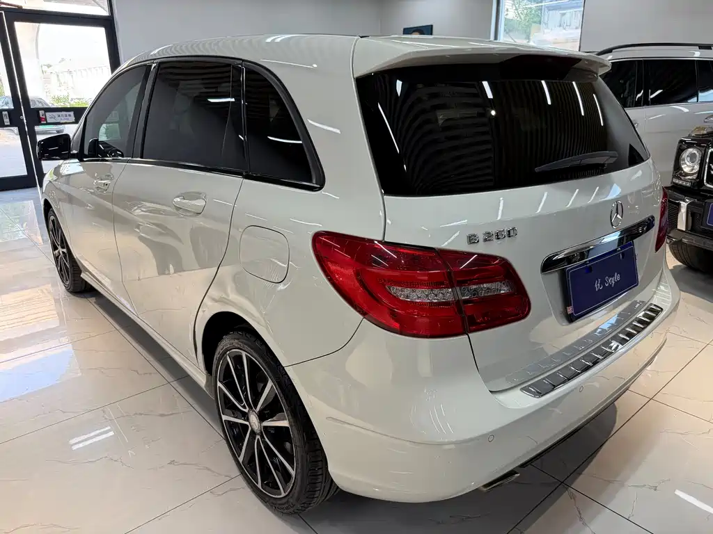 Mercedes-Benz B-Class 2015 — фото 24