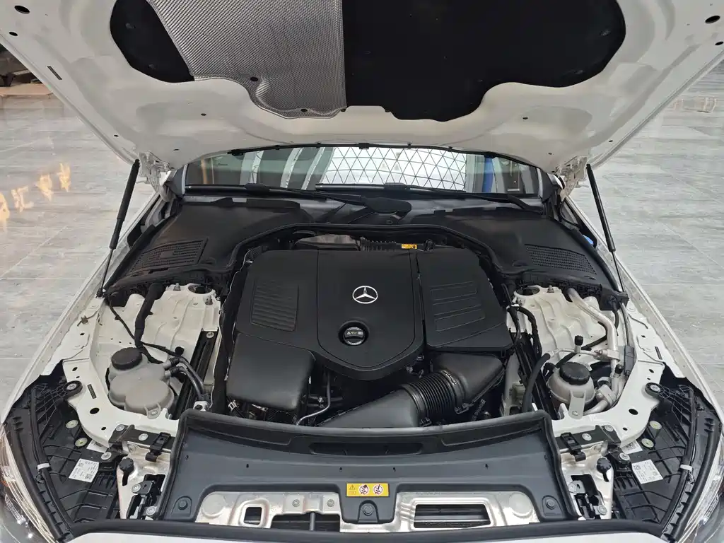 Mercedes-Benz C-Class 2023 — фото 12
