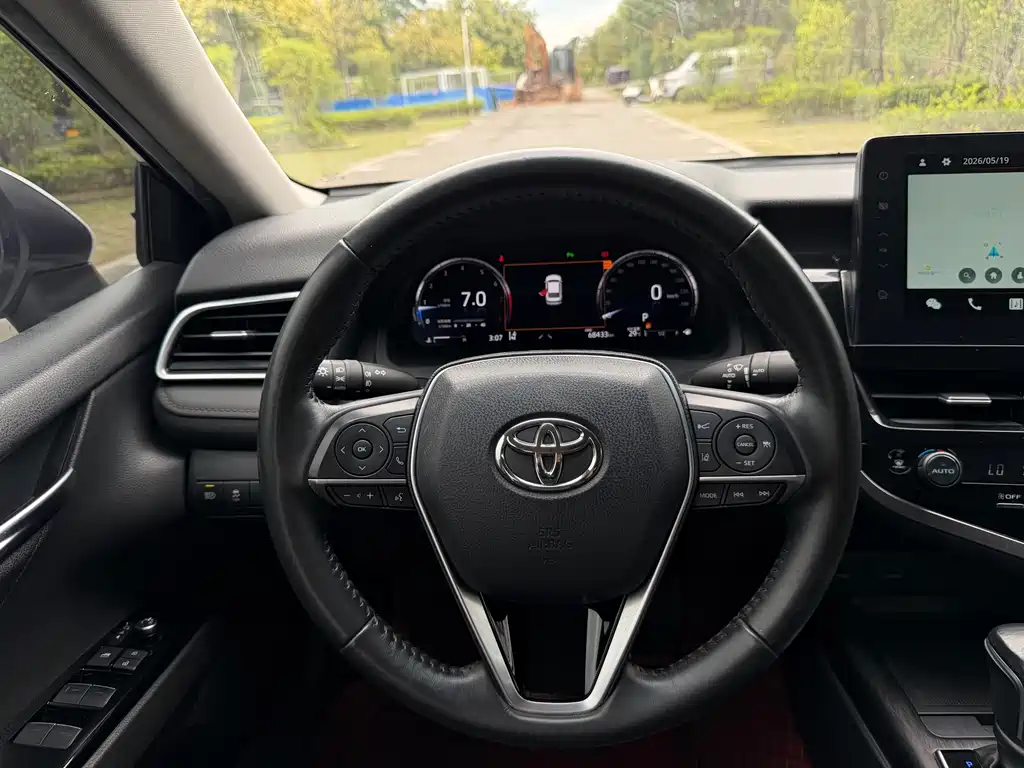Toyota Camry 2022 — фото 9