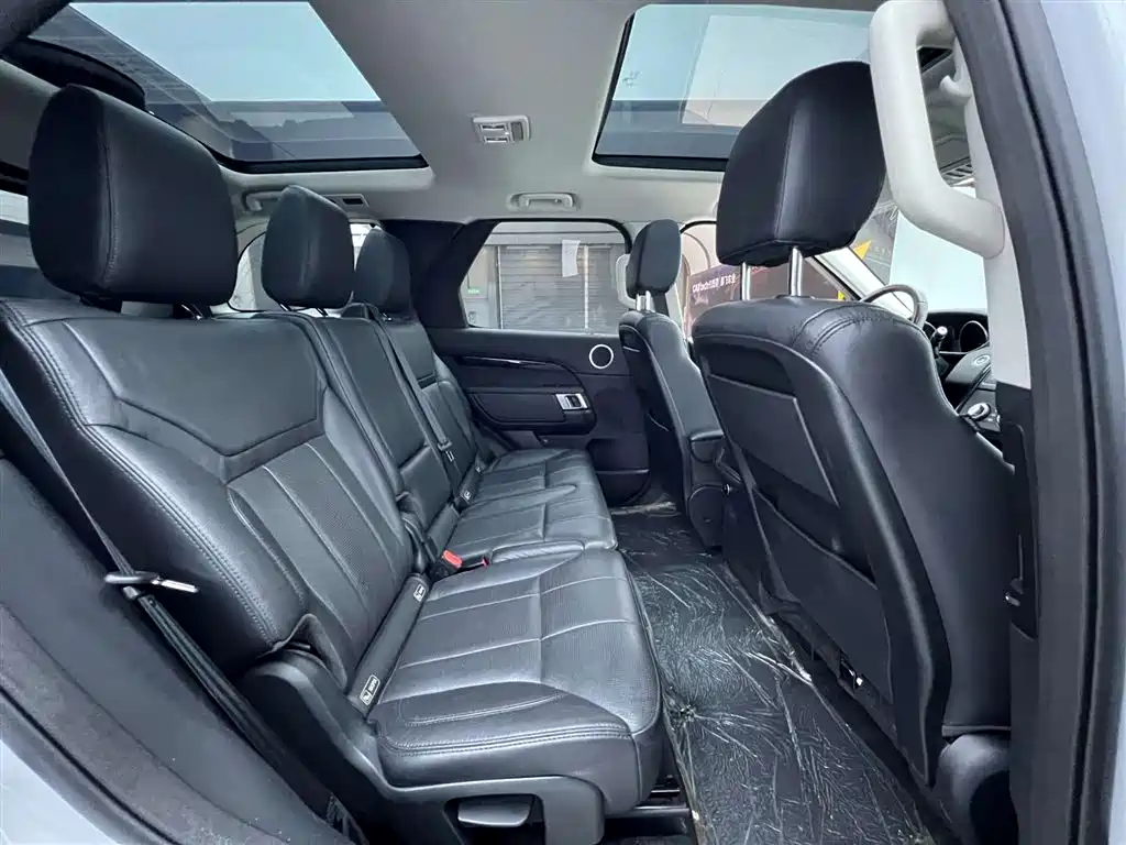 Land Rover Discovery 2018 — фото 28