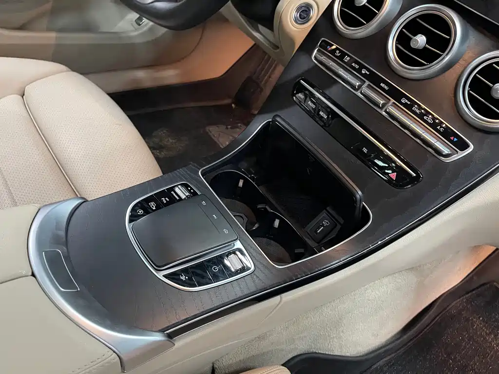 Mercedes-Benz C-Class 2020