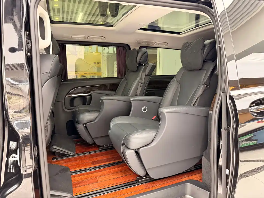 Mercedes-Benz V-Class 2019 — фото 9