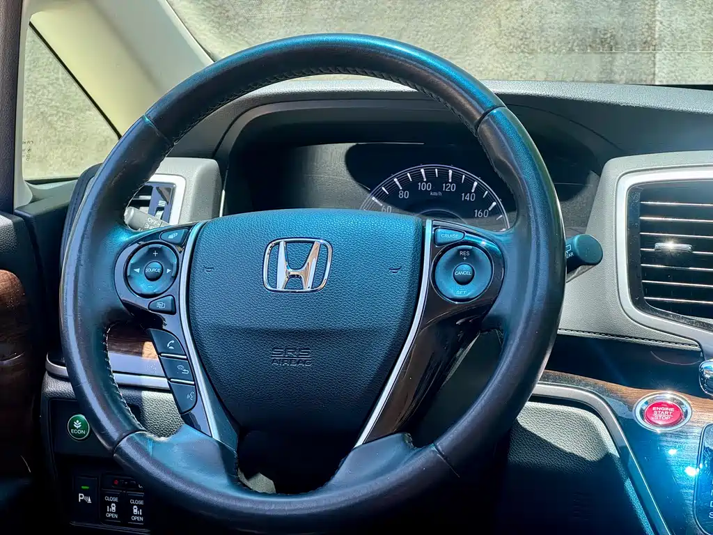 Honda Odyssey 2018 — фото 8