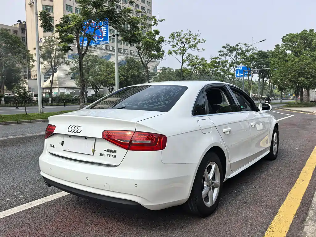Audi A4L 2015 — фото 18