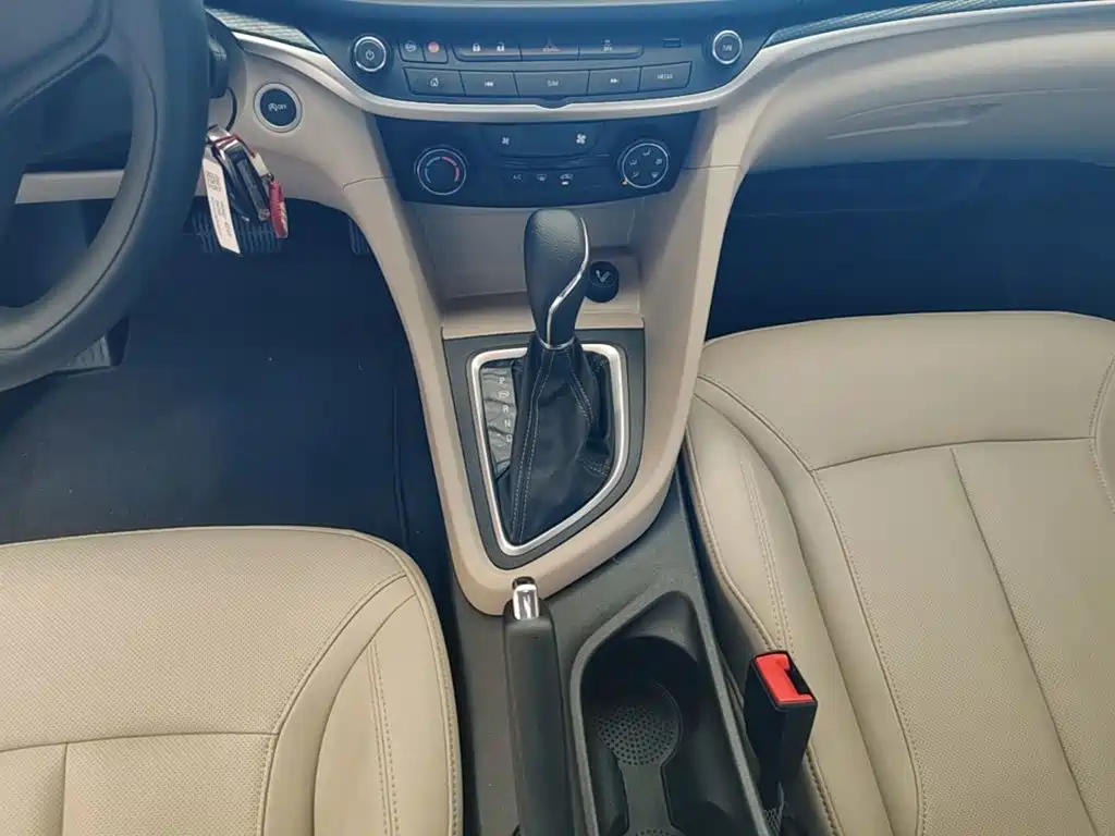 Buick Excelle 2020 — фото 10
