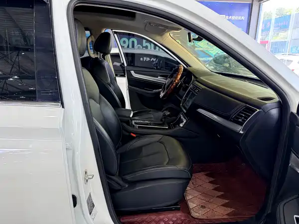 Roewe RX8 2023