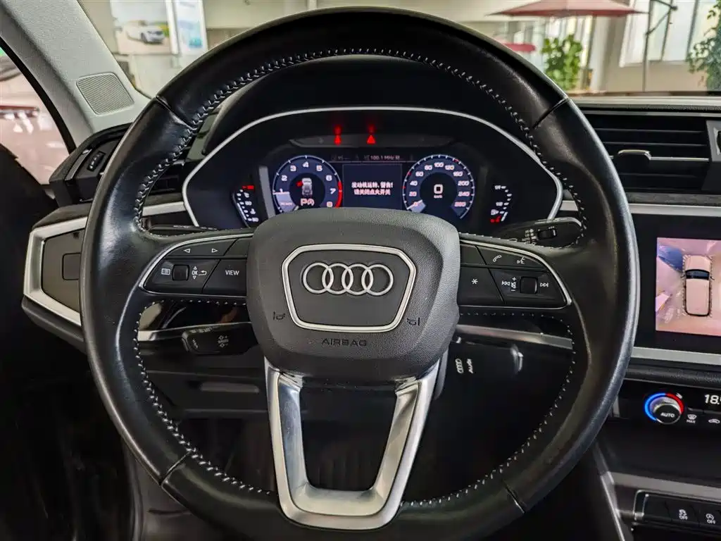 Audi Q3 2021 — фото 13