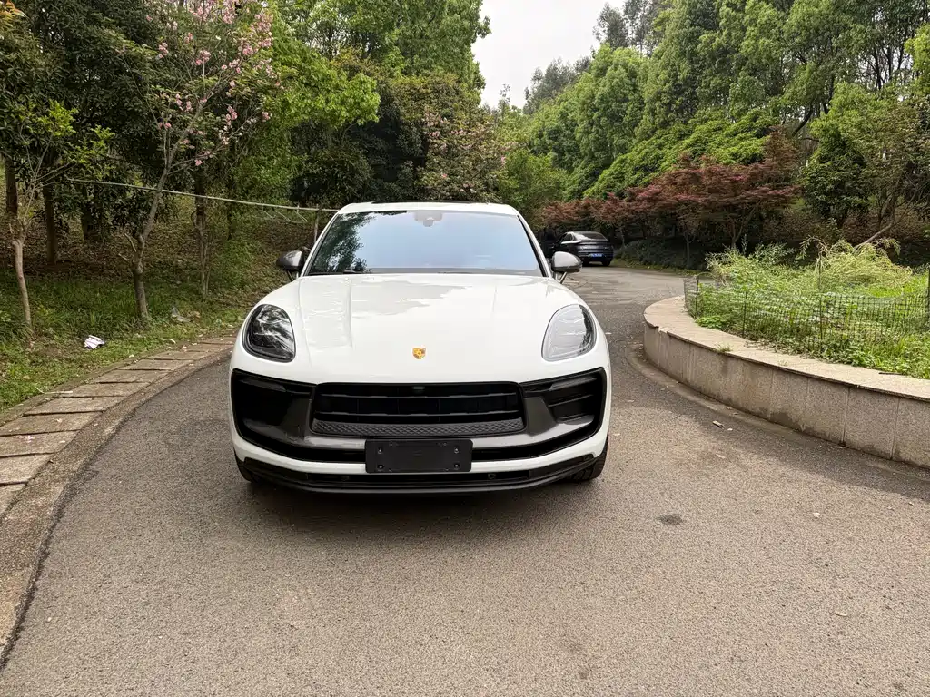 Porsche Macan 2023 — фото 1