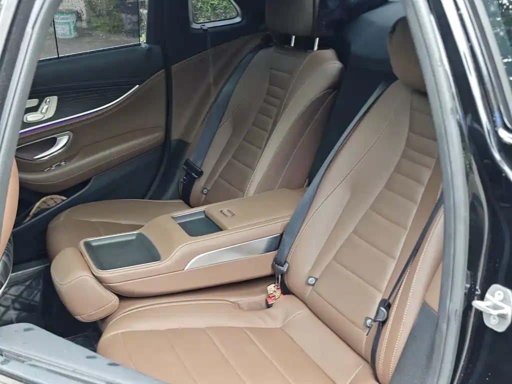 Mercedes-Benz E-Class 2022 — фото 10