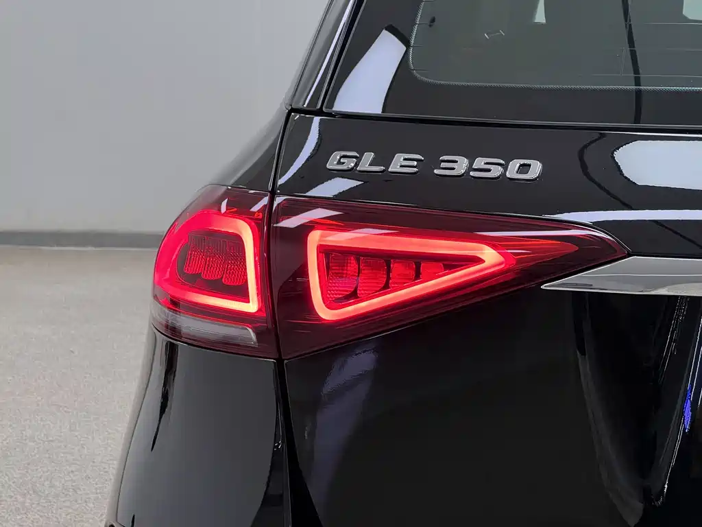 Mercedes-Benz GLE 2019 — фото 38