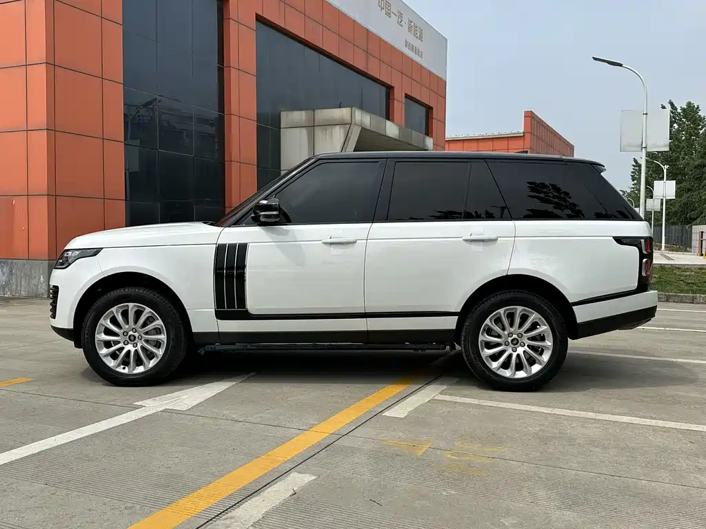 Land Rover Range Rover 2018 — фото 17