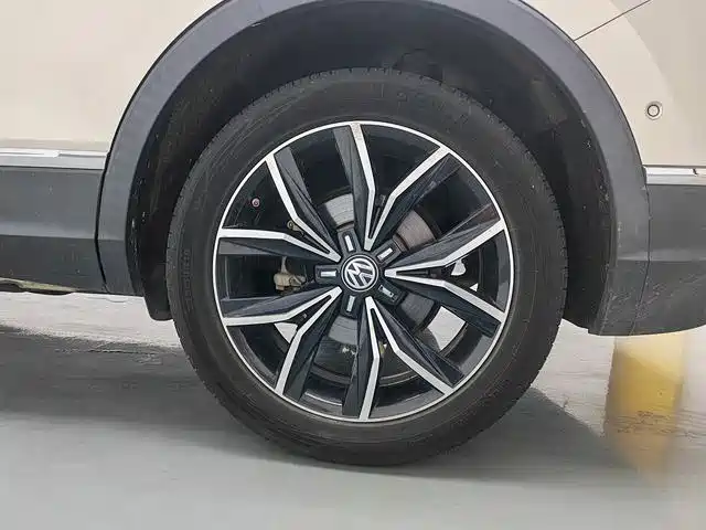 Volkswagen Tiguan L 2019 — фото 15