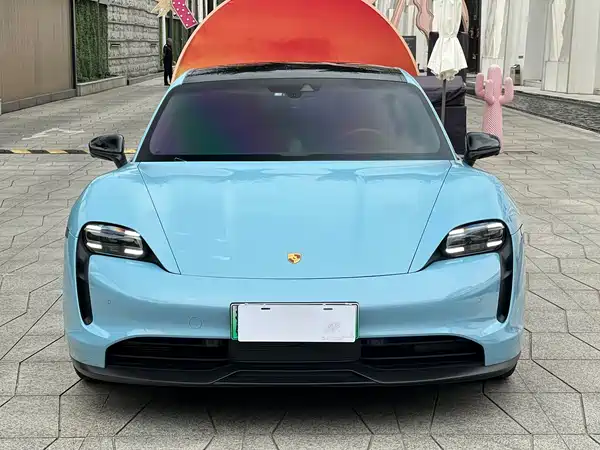 Porsche Taycan 2022