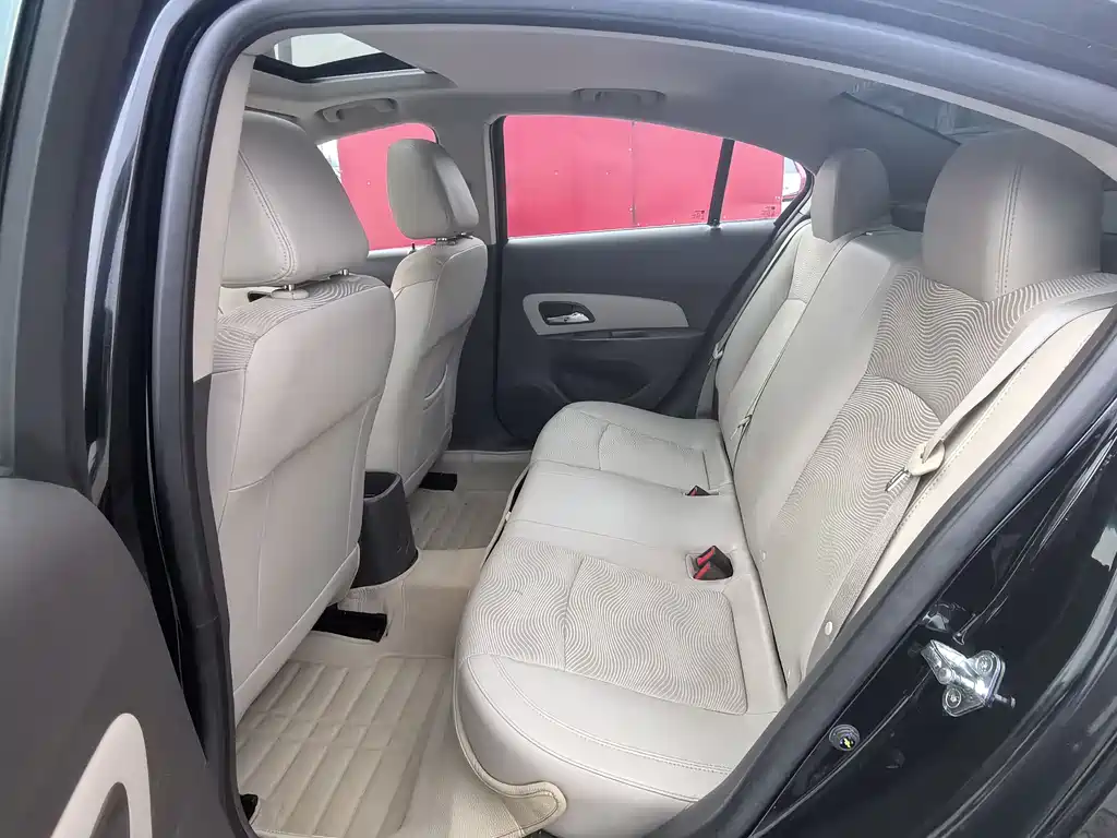 Chevrolet Cruze 2015 — фото 10