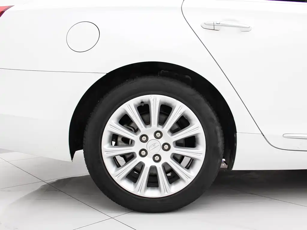Cadillac XTS 2016 — фото 14