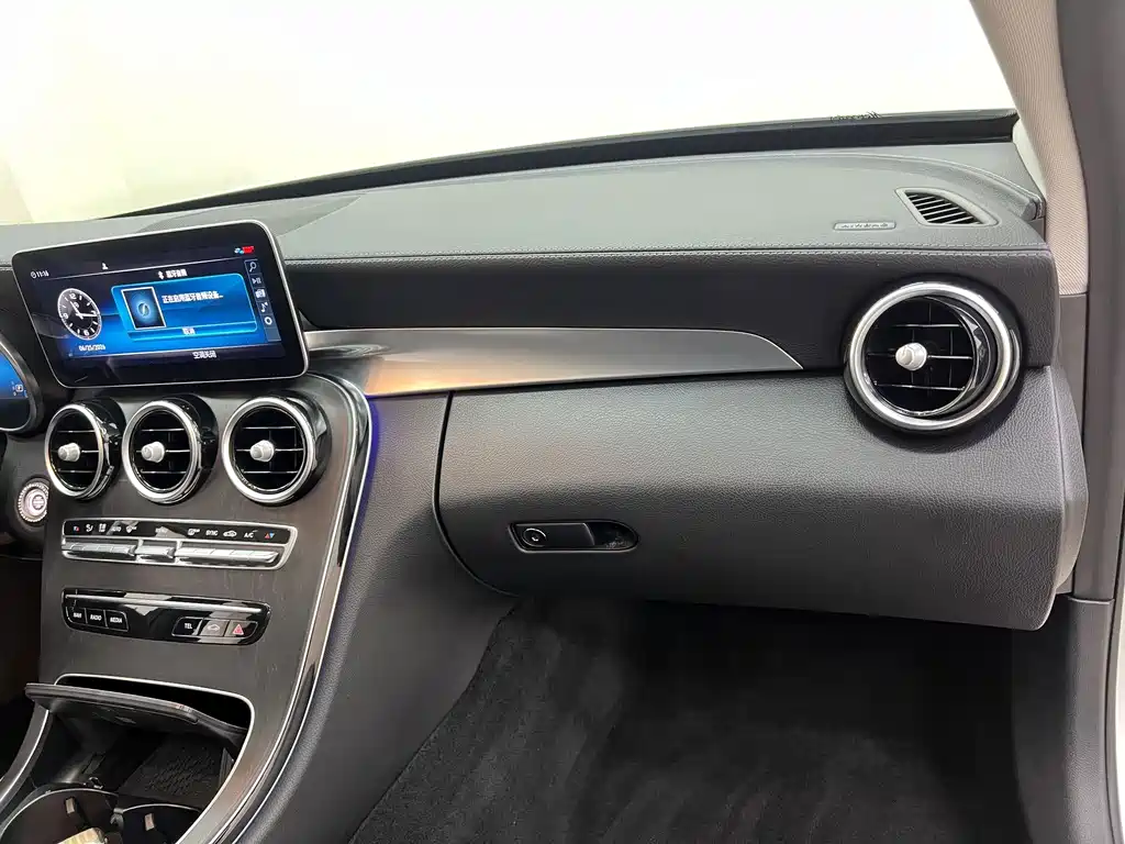 Mercedes-Benz C-Class 2022 — фото 20