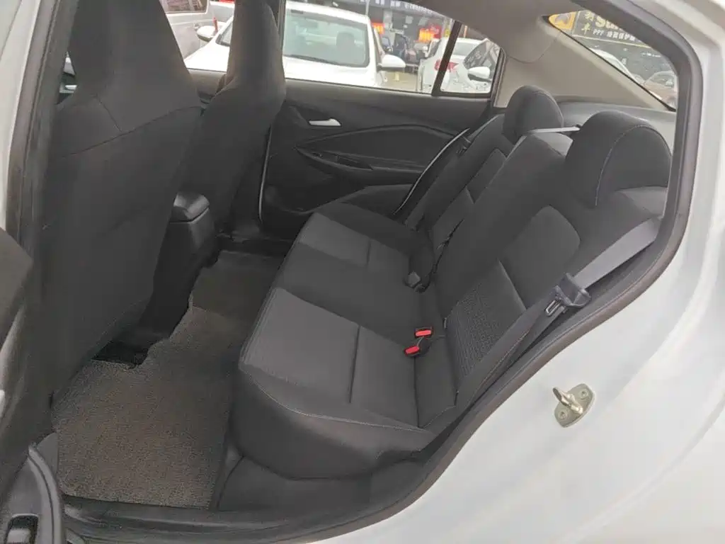 Chevrolet Cavalier 2019 — фото 17