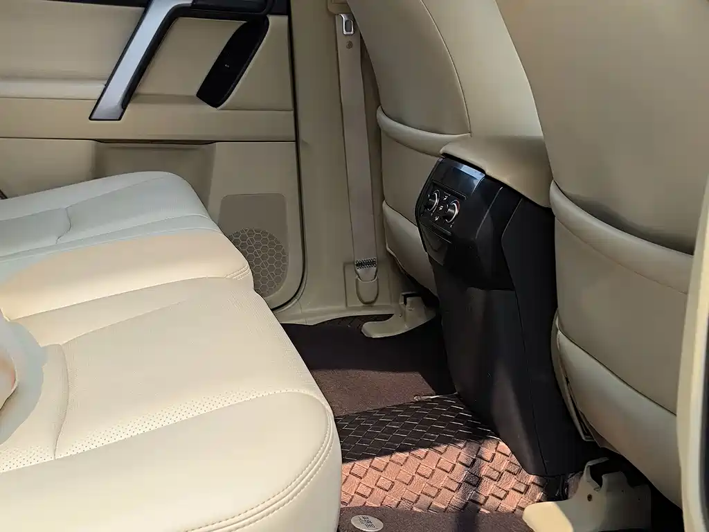 Toyota Prado 2017 — фото 12