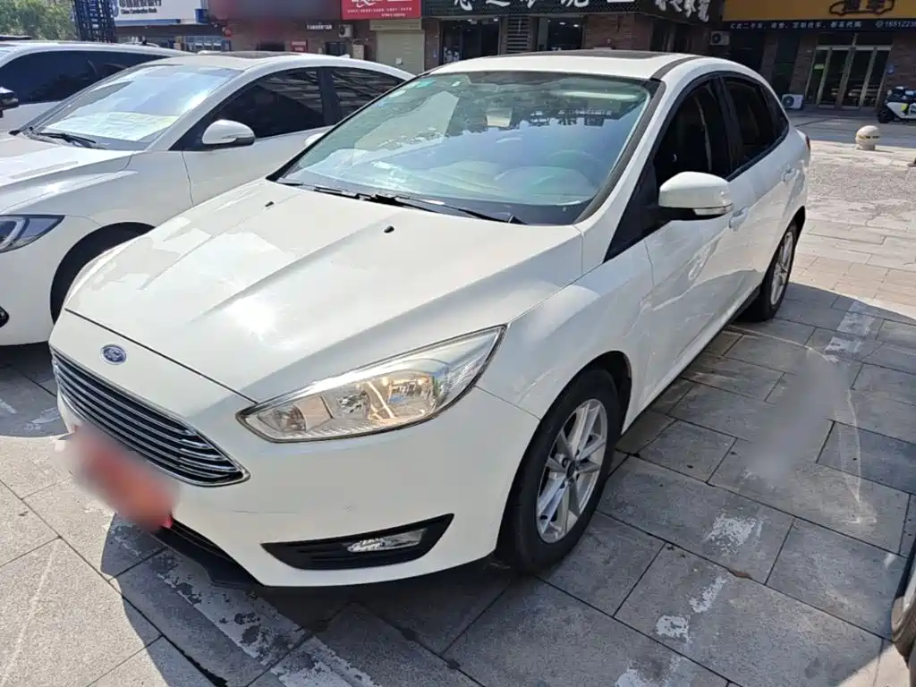 Ford Focus 2018 — фото 1