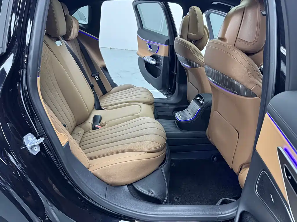 Mercedes-Benz E-Class 2024 — фото 13