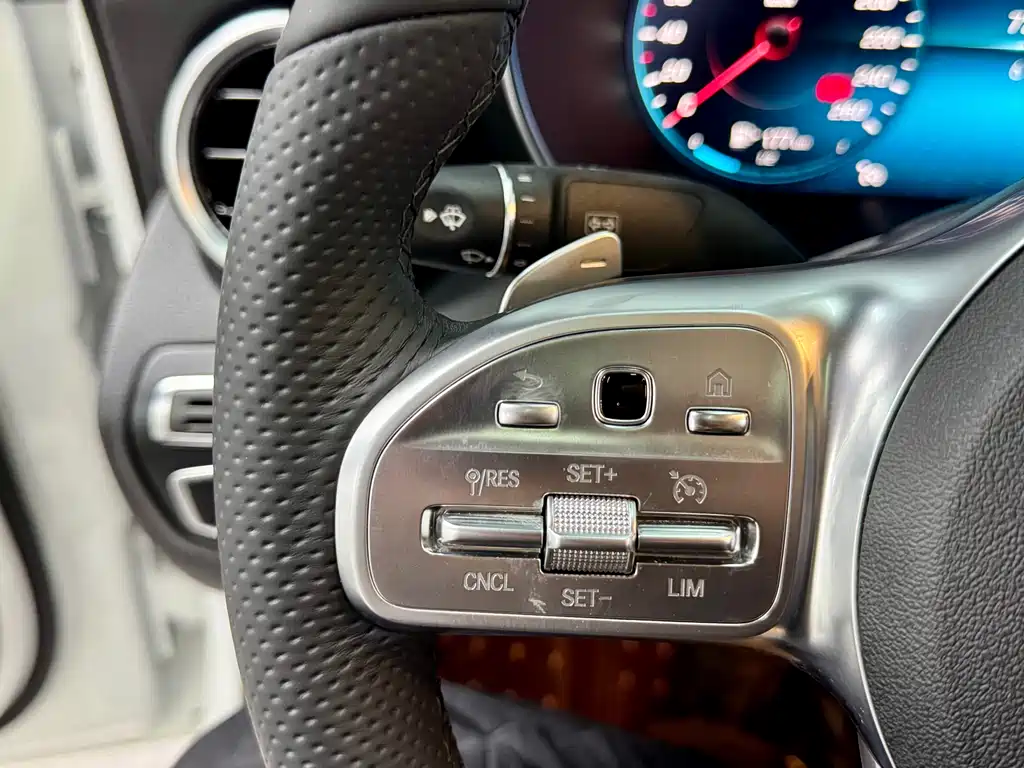 Mercedes-Benz C-Class 2019 — фото 20