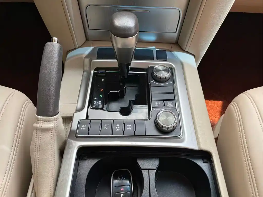 Toyota Land Cruiser 2019 — фото 15