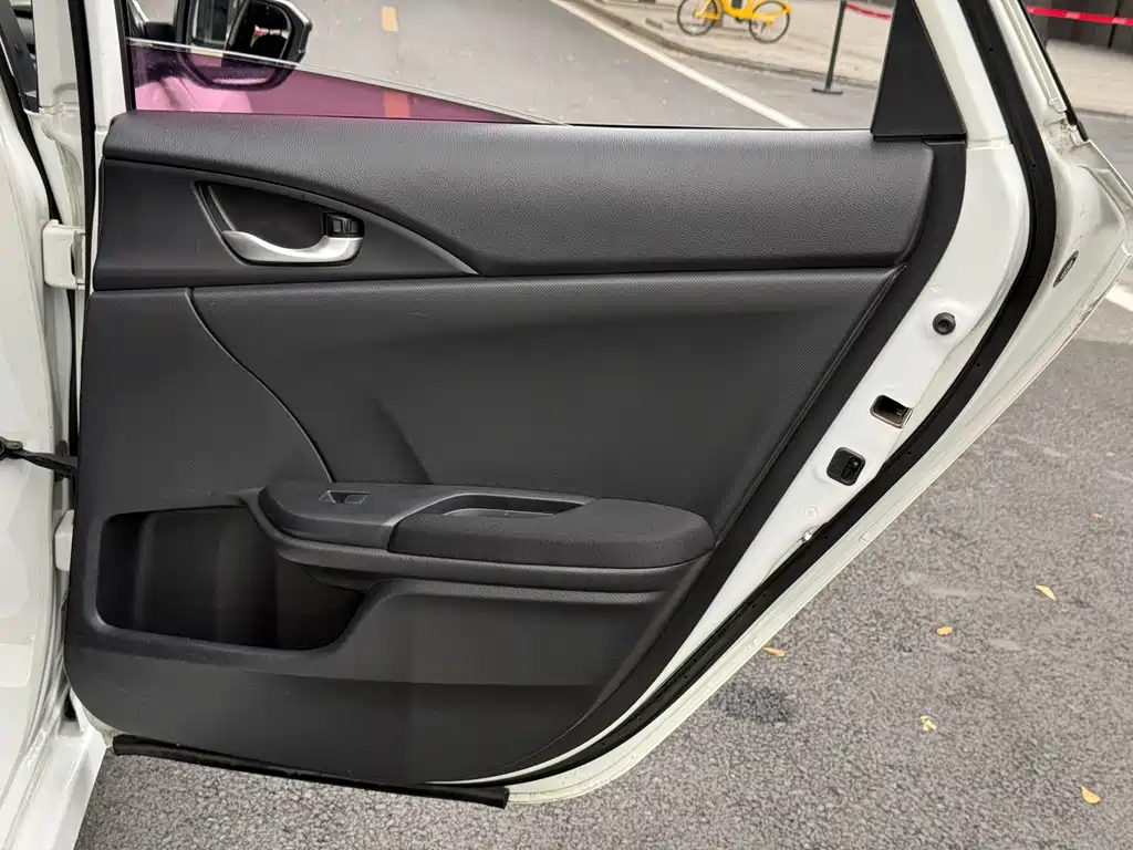 Honda Civic 2017 — фото 14
