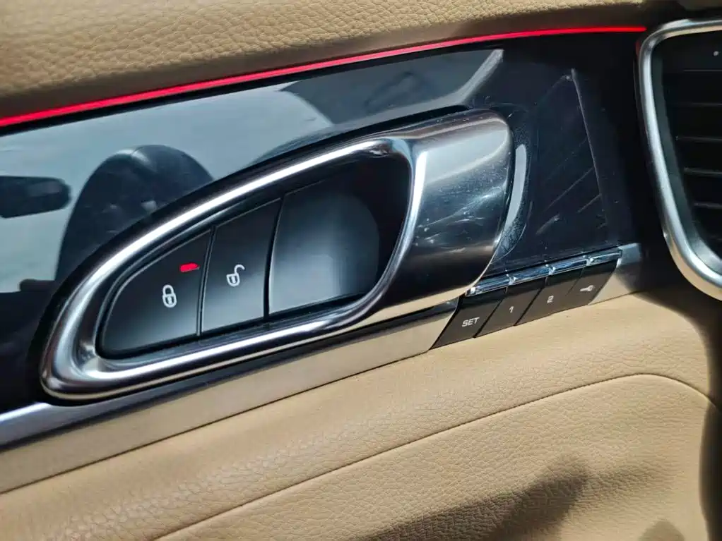 Porsche Panamera 2015 — фото 24