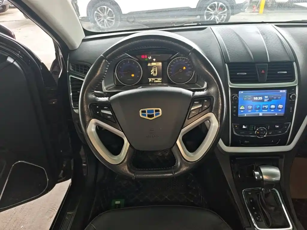 Geely Emgrand 2015 — фото 11