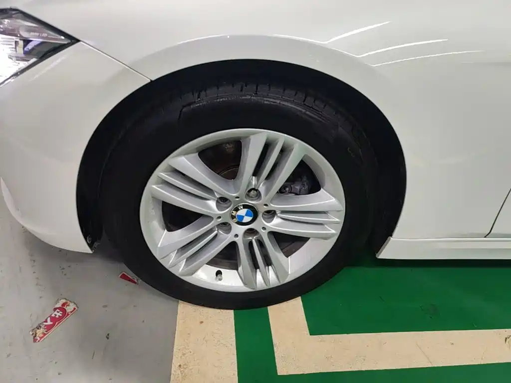 BMW 3 Series 2017 — фото 23