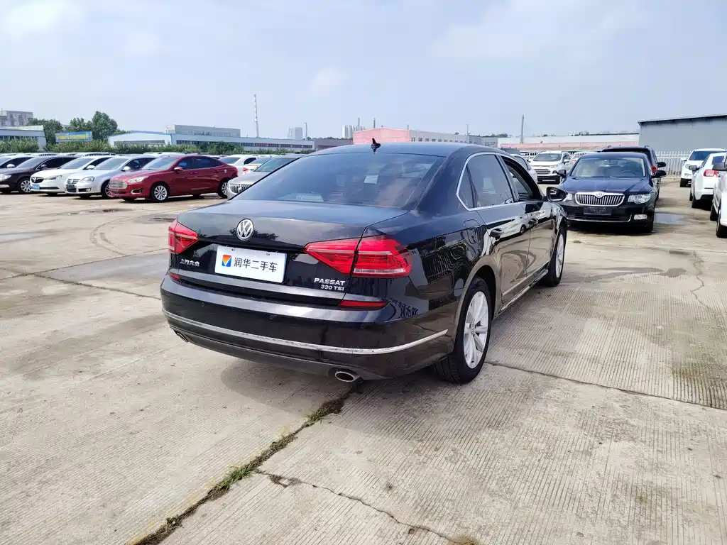 Volkswagen Passat 2018 — фото 13
