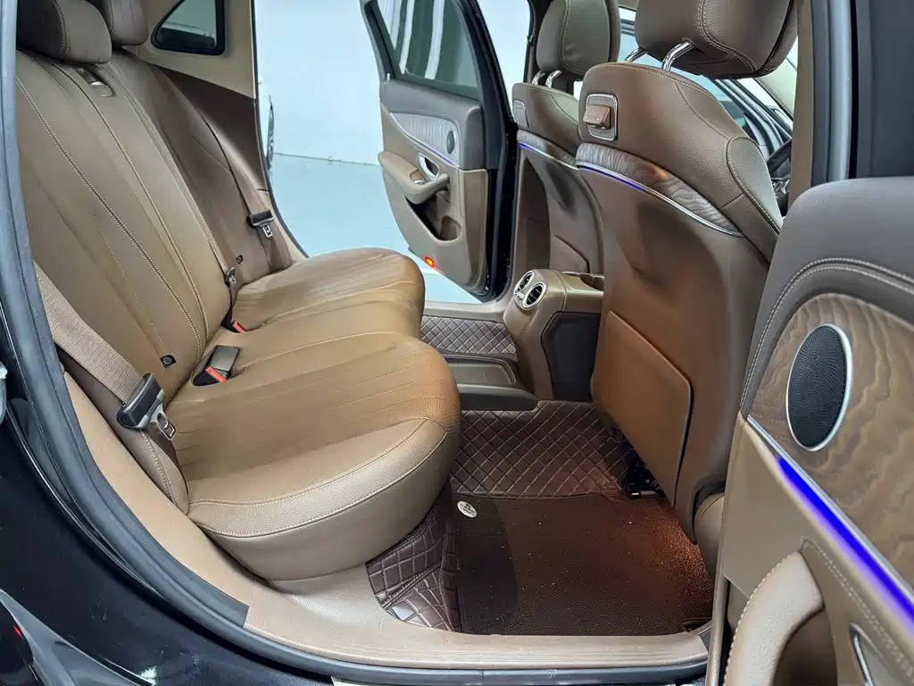 Mercedes-Benz E-Class 2020 — фото 14