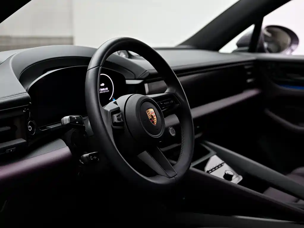 Porsche Macan EV 2025 — фото 7