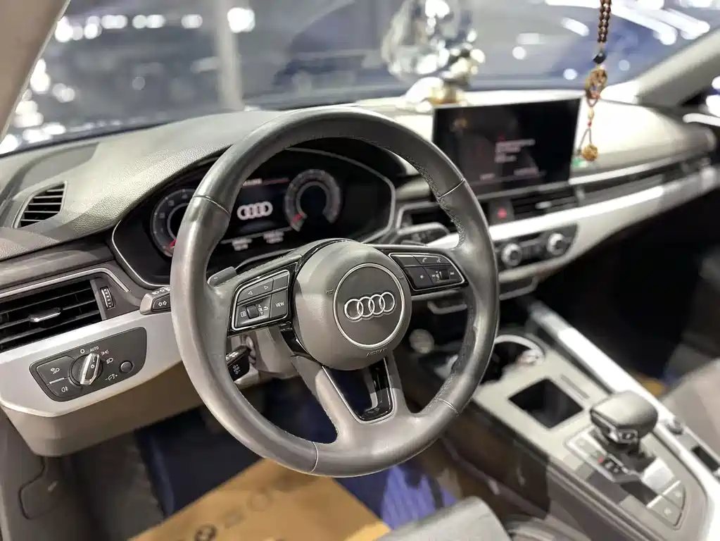 Audi A4L 2023 — фото 10