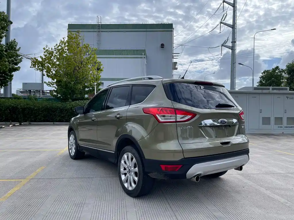 Ford Kuga 2013 — фото 21