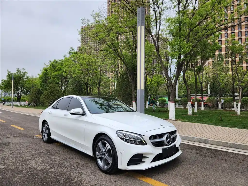 Mercedes-Benz C-Class 2018 — фото 11