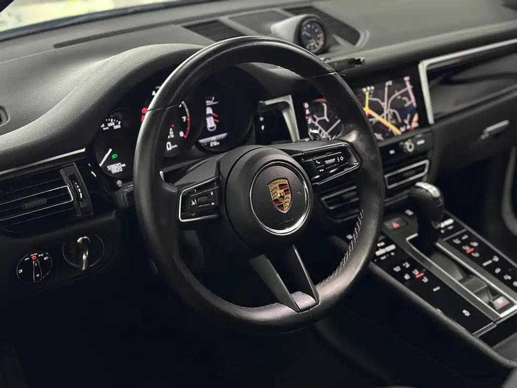 Porsche Macan 2022 — фото 14