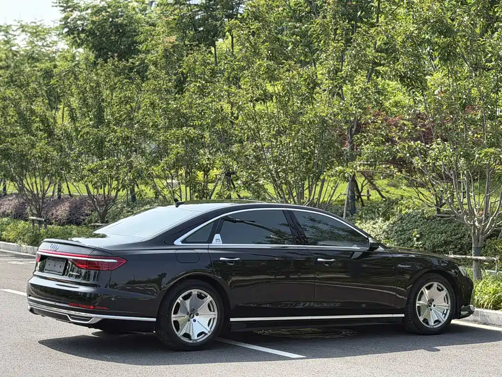 Audi A8 2020 — фото 9