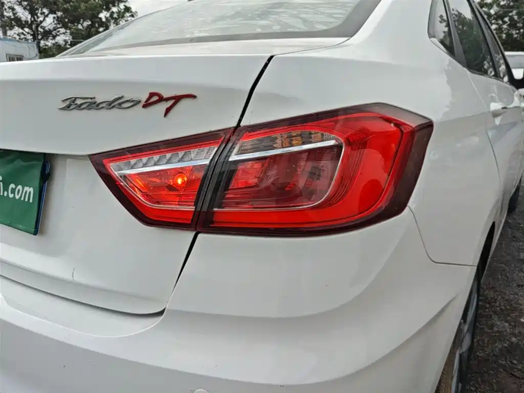 Changan Eado DT 2018 — фото 8
